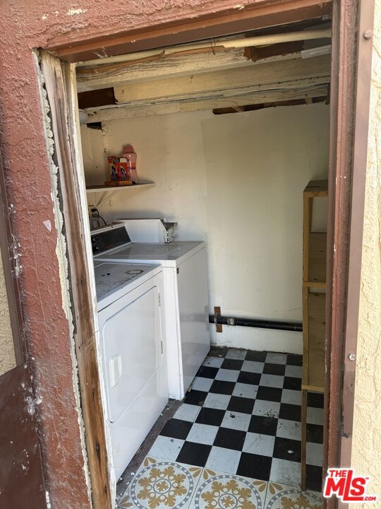 Residential Lease for rent at 323 Douglas Street, Los Angeles, Los Angeles County CA featuring 2 beds and 1 bath
