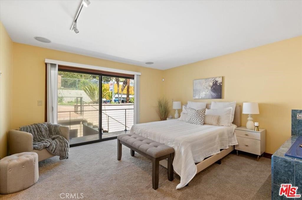 Residential Lease for rent at 2792 Fyler Place, Los Angeles, Los Angeles County CA featuring 6 beds and 5 baths