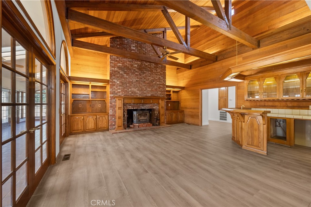 Residential for sale at 22116 Arosa Road, Tehachapi CA featuring 4 beds and 5 baths