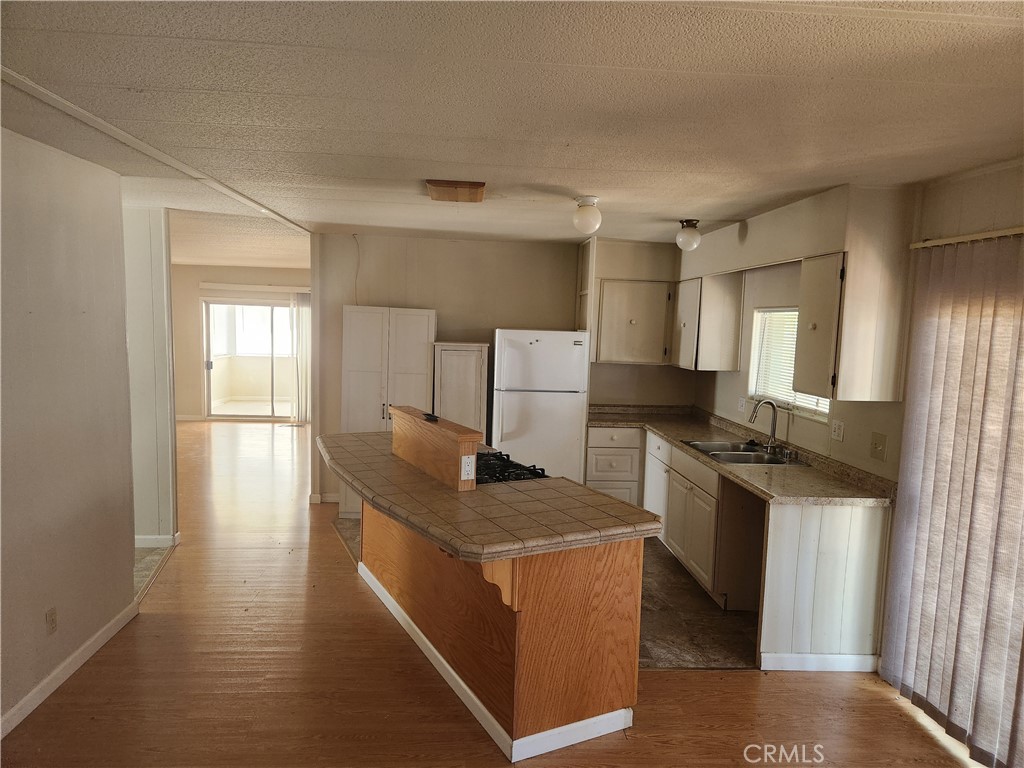 Residential for sale at 422 Lodgeview Drive, Oroville CA featuring 2 beds and 2 baths