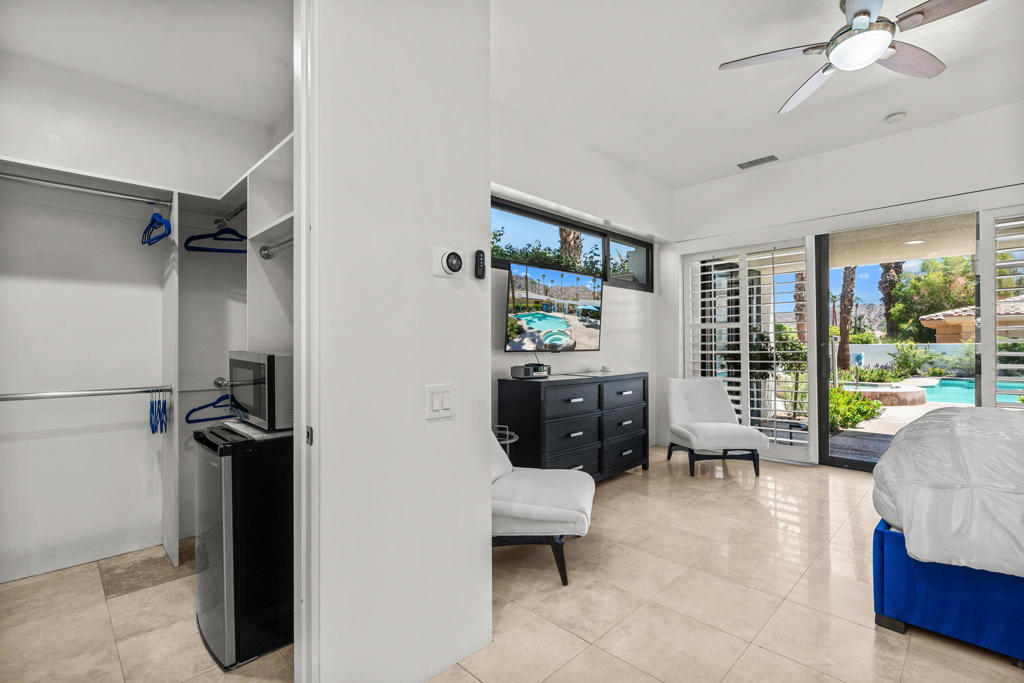 Residential Lease for rent at 45675 Sugarloaf Mountain Trail, Indian Wells CA featuring 4 beds and 5 baths