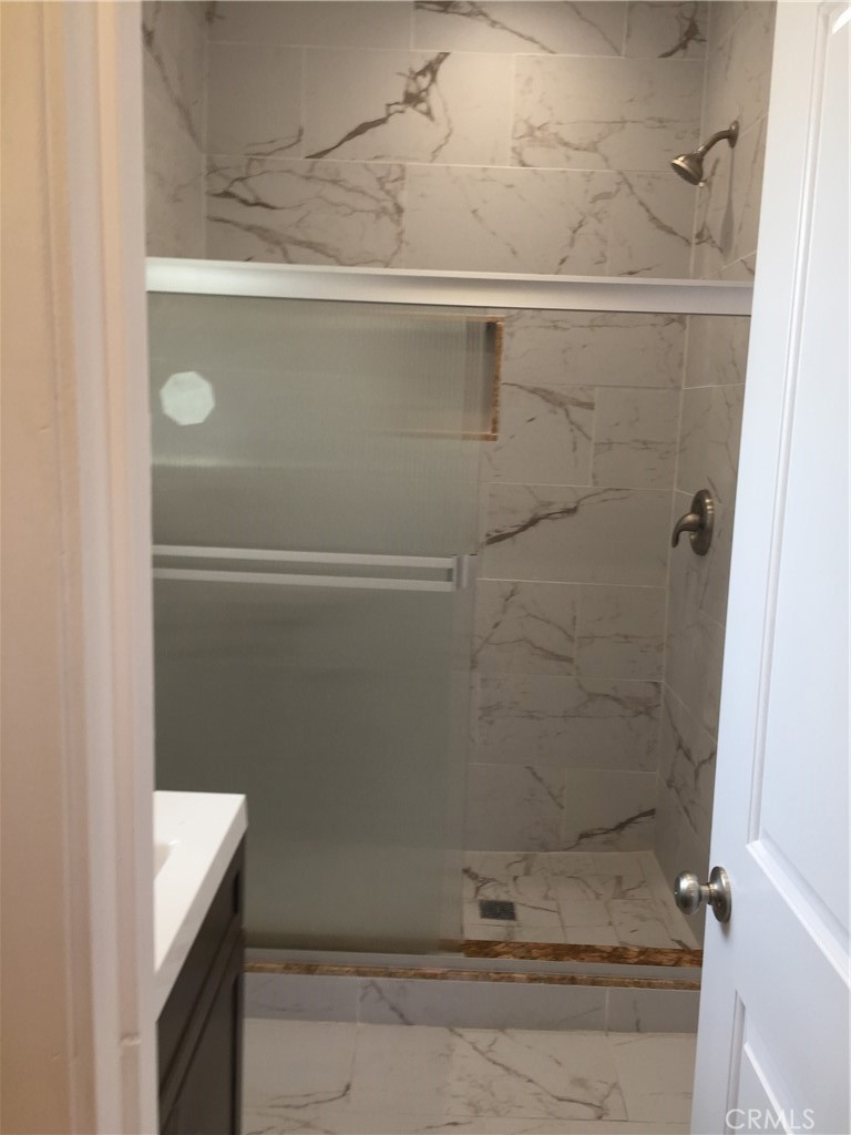 Residential Lease for rent at 1348 E 23rd Street, Los Angeles, Los Angeles County CA featuring 2 beds and 1 bath