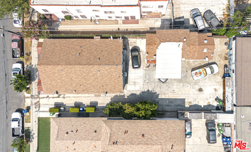Residential Income for sale at 631 E 47th Street, Los Angeles CA featuring 7 beds and 4 baths