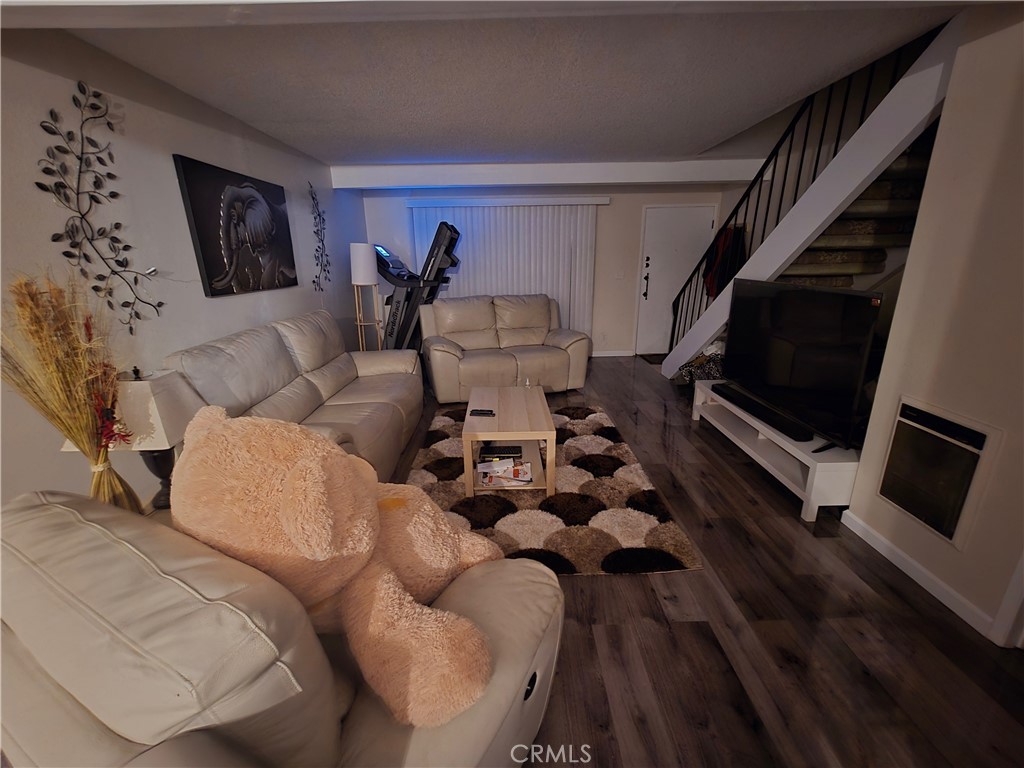 Active for sale at Inglewood, CA, Inglewood, CA CA and 2 baths