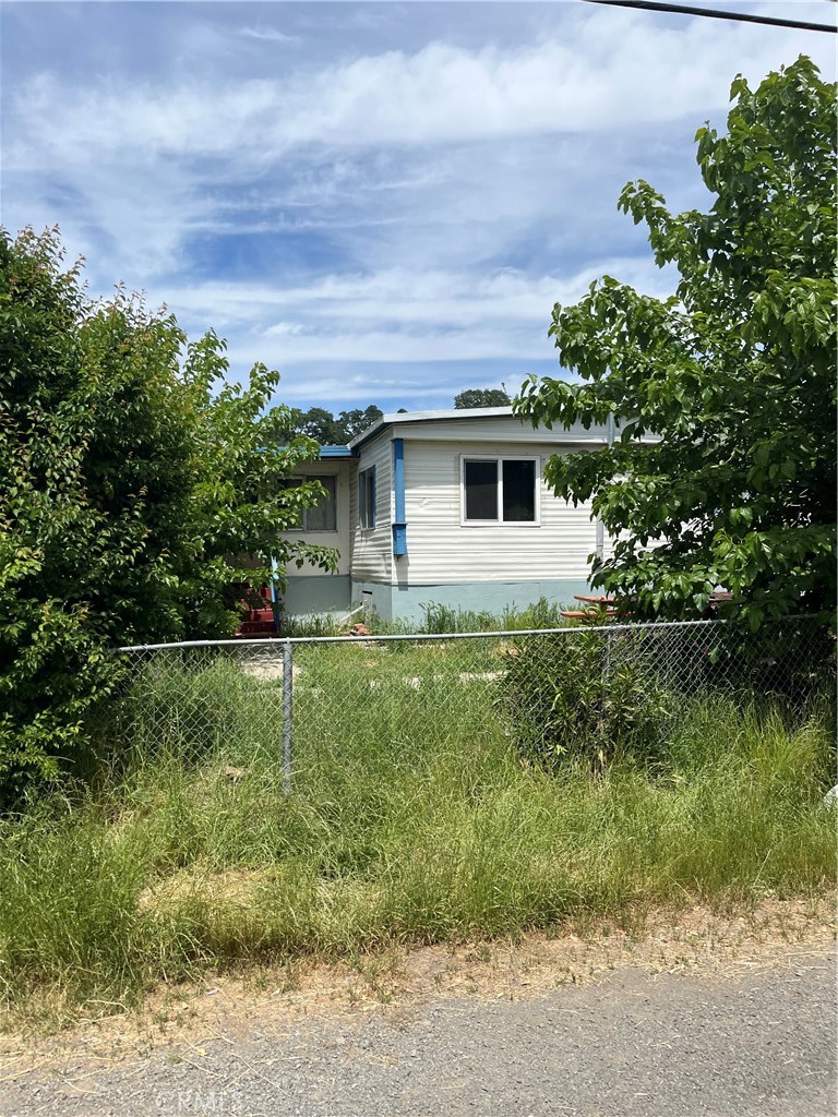 Residential for sale at 14300 Robinson Avenue, Clearlake CA featuring 3 beds and 1 bath