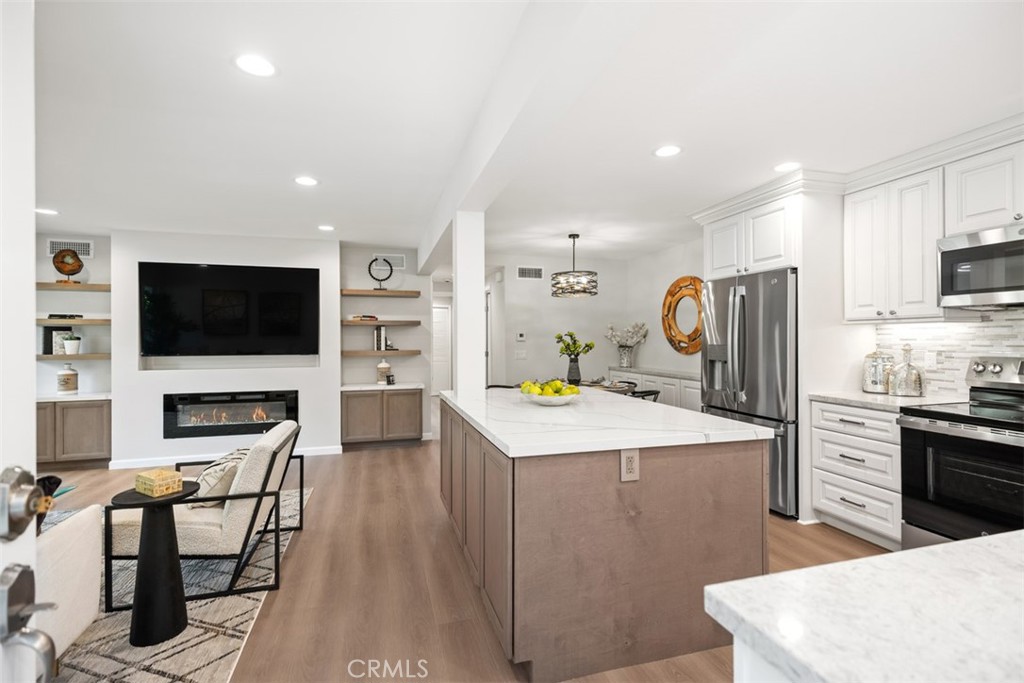 Residential for sale at 476 Calle Cadiz A, Laguna Woods CA featuring 2 beds and 2 baths