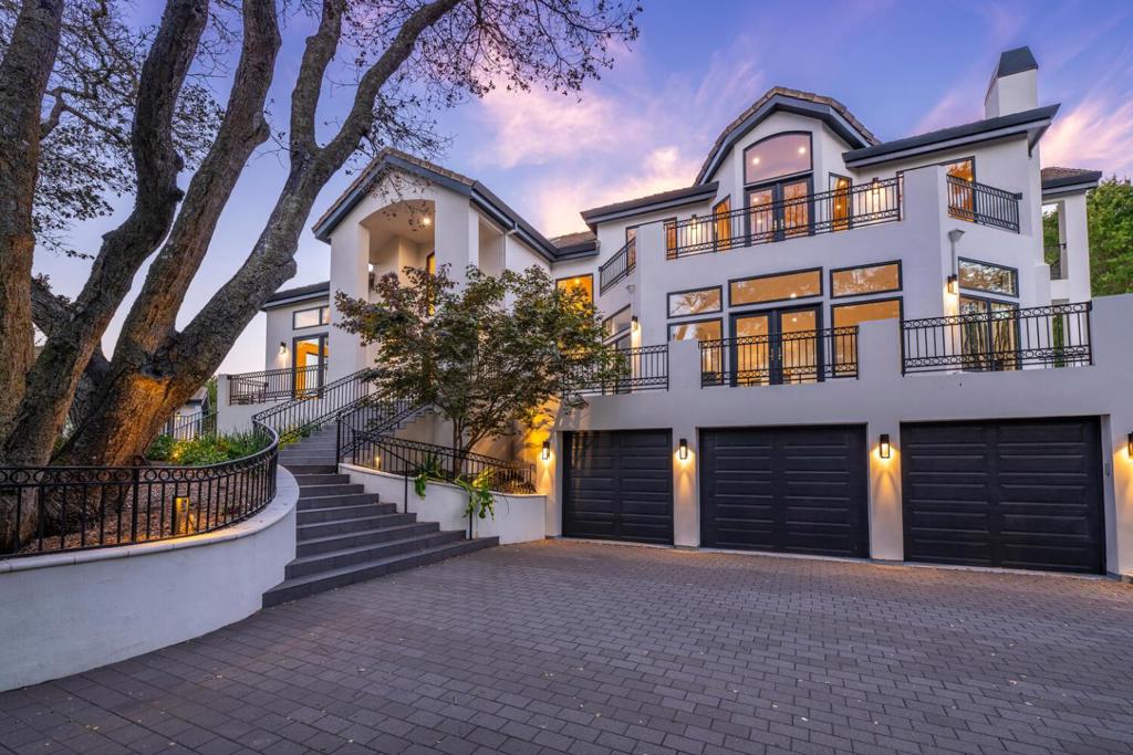 Residential for sale at 333 Raymundo Drive, Woodside CA featuring 4 beds and 5 baths