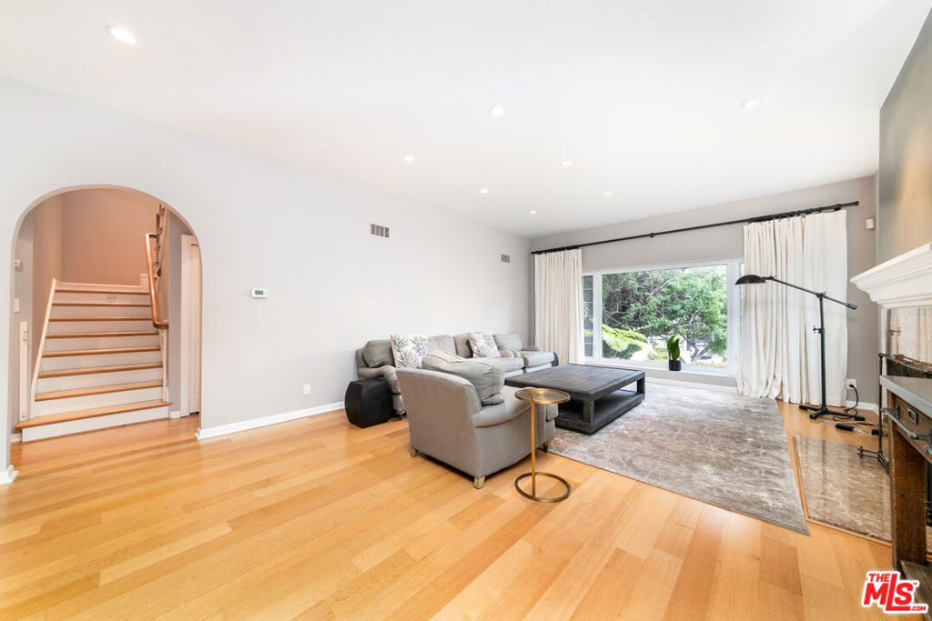 Residential Lease for rent at 1358 Holmby Avenue, Los Angeles, Los Angeles County CA featuring 5 beds and 3 baths