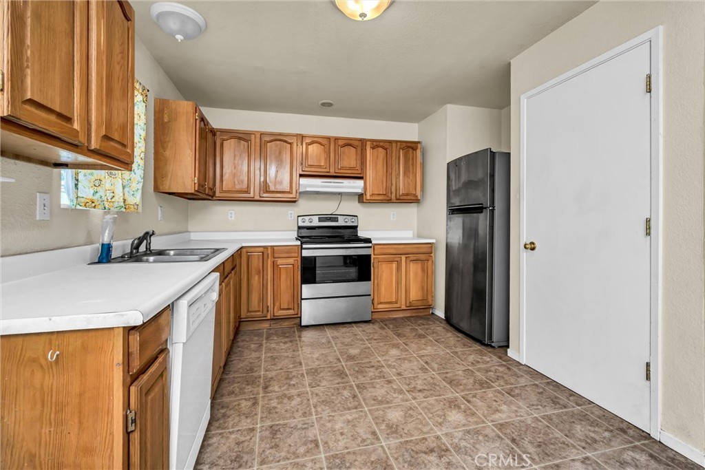 Residential for sale at 16182 27th Avenue, Clearlake CA featuring 3 beds and 2 baths
