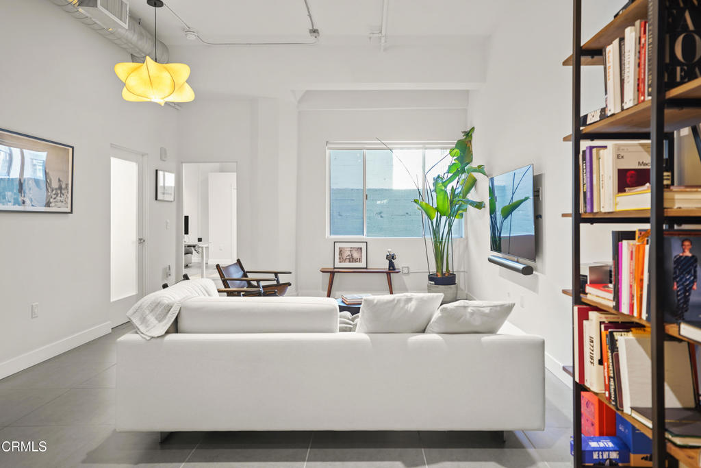 Residential for sale at 939 S Broadway 714, Los Angeles CA featuring 1 bed and 1 bath