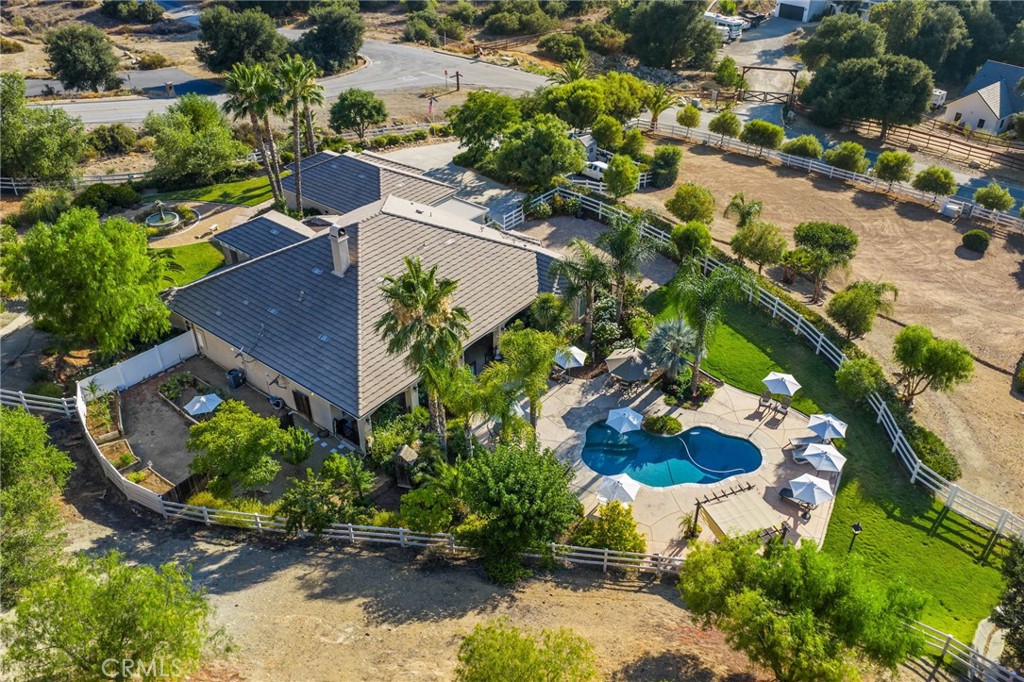 Residential for sale at 39898 Via Sereno, Murrieta CA featuring 3 beds and 3 baths