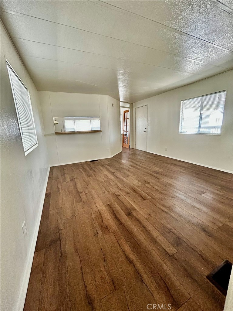 Manufactured In Park for sale at 220 ELK st 118, Hemet CA featuring 1 bed and 1 bath