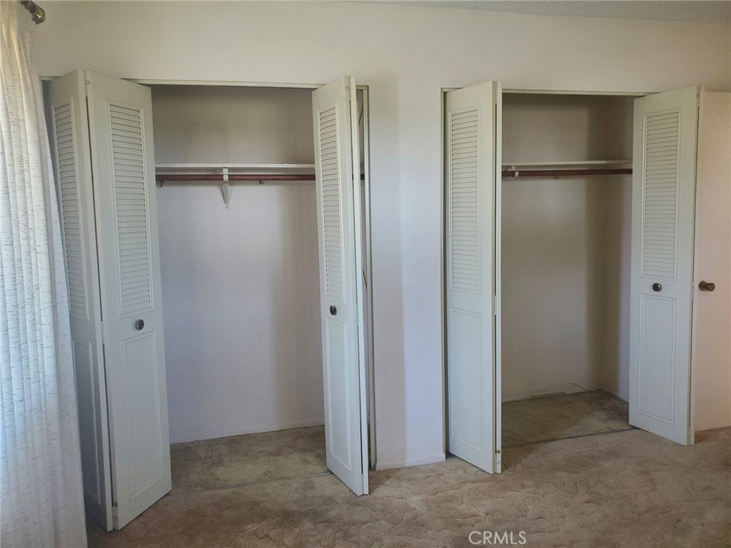 Residential Lease for rent at 1261 W Mayberry Avenue, Hemet CA featuring 2 beds and 2 baths