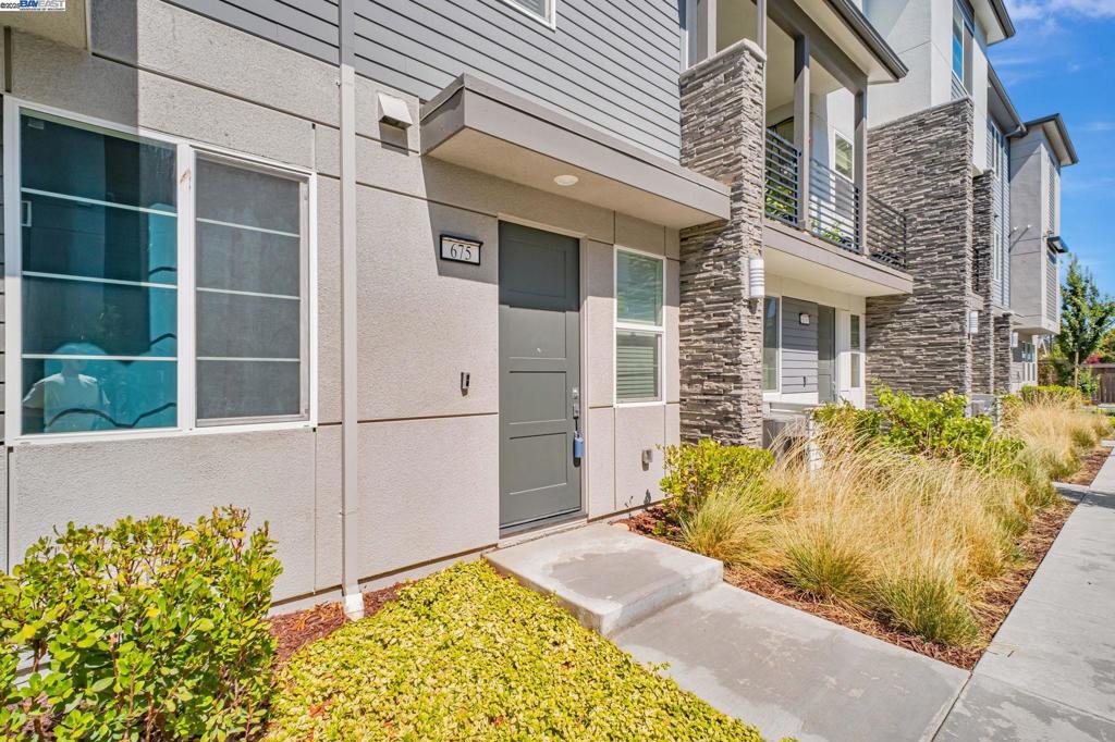 Residential for sale at 675 Delve Ct, Hayward CA featuring 2 beds and 2 baths