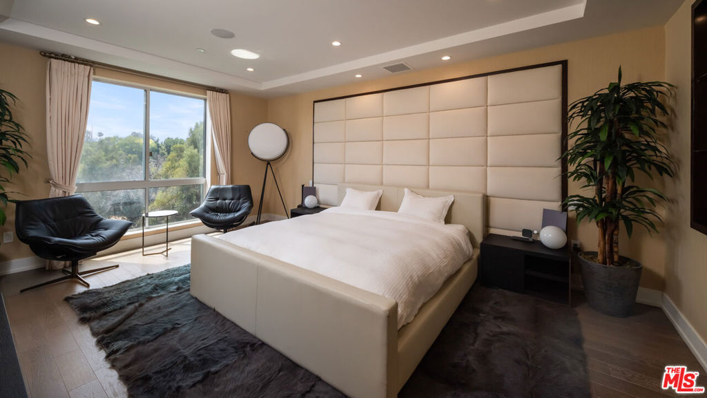 Residential for sale at 460 N Palm Drive 501, Beverly Hills CA featuring 3 beds and 4 baths