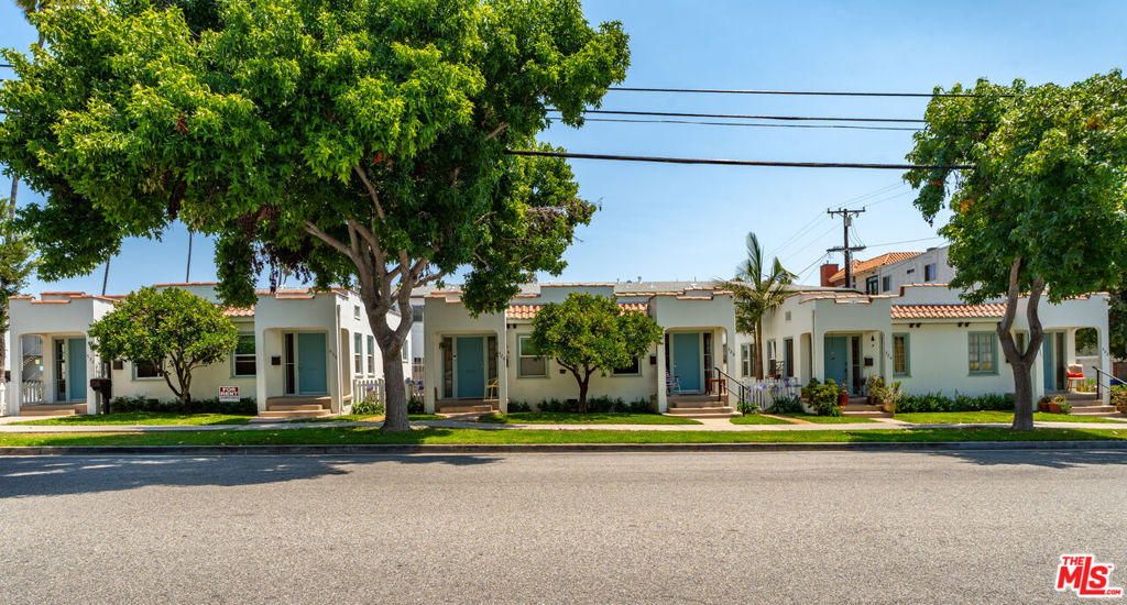 Residential Income for sale at 522 - 532 Idaho Avenue, Santa Monica CA featuring 6 beds and 6 baths