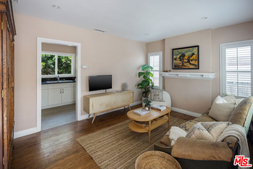 Residential for sale at 3007 Hyde Park Boulevard, Los Angeles CA featuring 2 beds and 1 bath