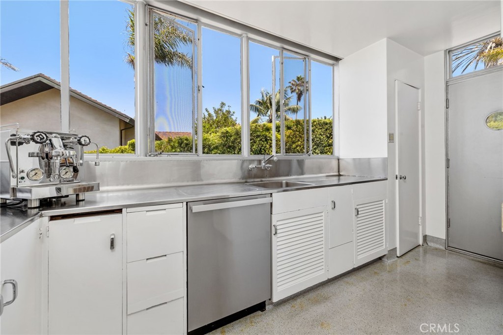 Residential for sale at 1400 Via Montemar, Palos Verdes Estates CA featuring 3 beds and 4 baths