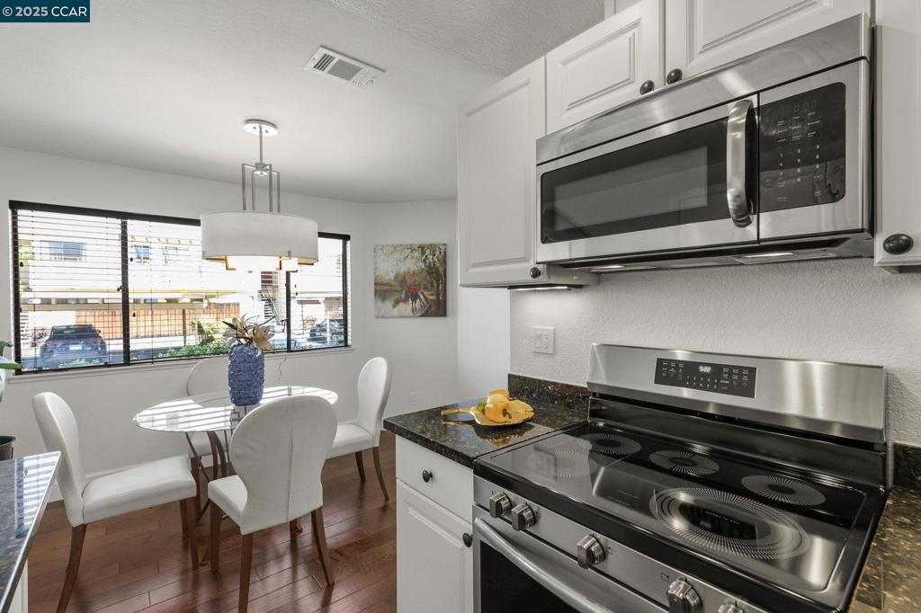 Residential for sale at 5050 Valley Crest Dr 63, Concord CA featuring 3 beds and 2 baths