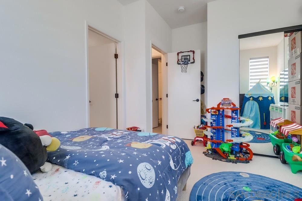 Residential for sale at 5474 Shorefront Dr 157, San Diego CA featuring 2 beds and 3 baths