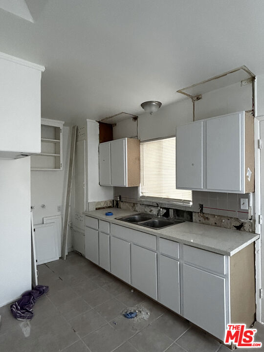 Residential Lease for rent at 7208 La Cienega Boulevard 4, Inglewood, Los Angeles County CA featuring 1 bed and 1 bath