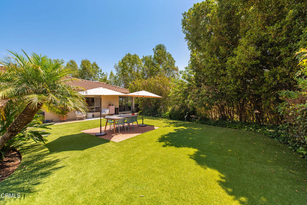 Residential for sale at 633 Camino Roberto, Thousand Oaks CA featuring 4 beds and 3 baths