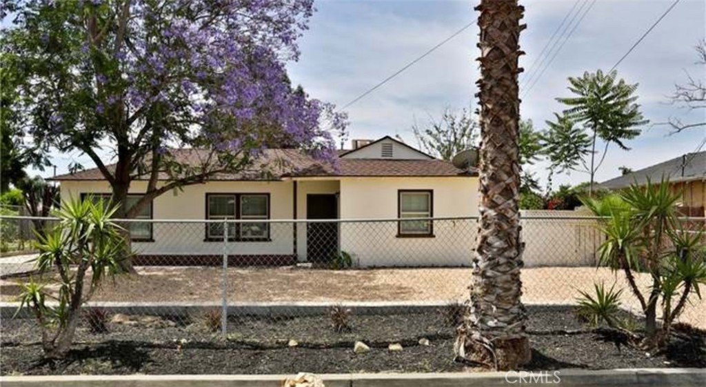 Residential for sale at 17923 Dorsey Way, Fontana CA featuring 3 beds and 1 bath