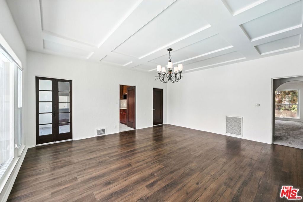 Residential Lease for rent at 100 N Mansfield Avenue, Los Angeles, Los Angeles County CA featuring 5 beds and 3 baths