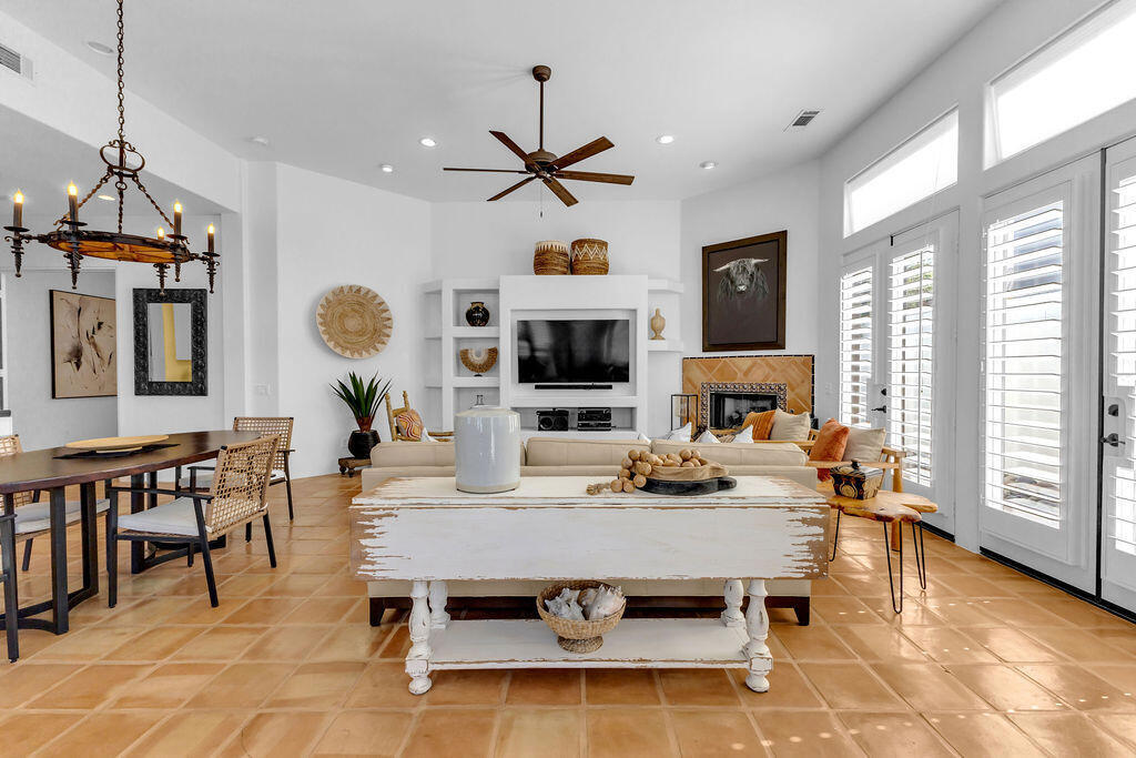 Residential Lease for rent at 77440 Calle Ensenada, La Quinta CA featuring 1 bed and 3 baths