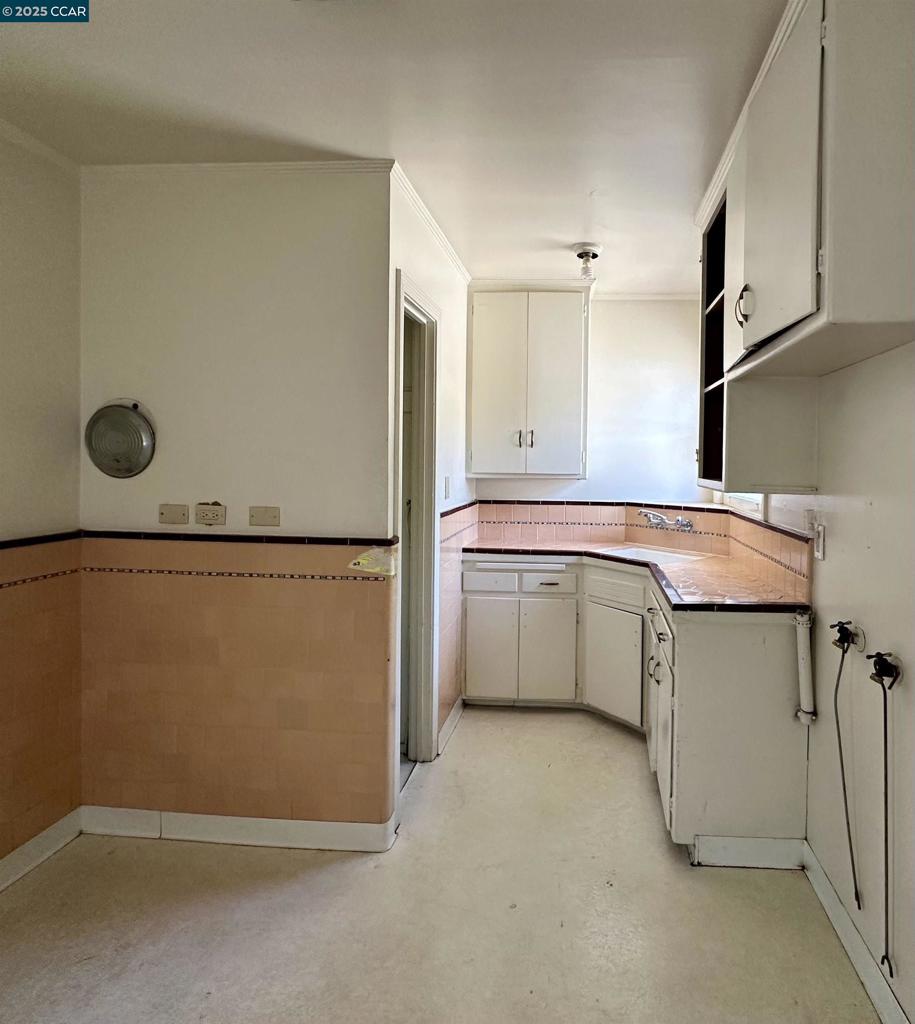 Residential Income for sale at 2062 Washington Ave, San Leandro CA