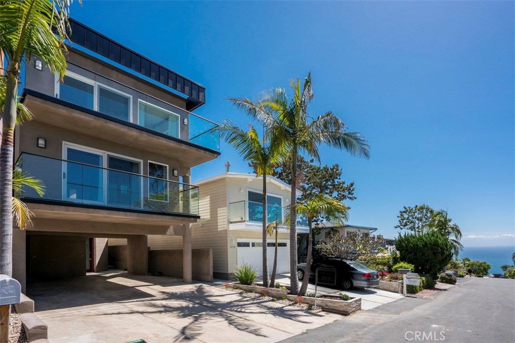 Residential Lease for rent at 1076 Miramar Street, Laguna Beach CA featuring 3 beds and 3 baths