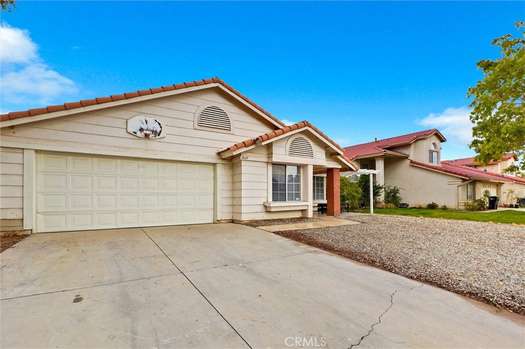 Residential for sale at 2627 E Avenue Q15, Palmdale CA featuring 3 beds and 2 baths