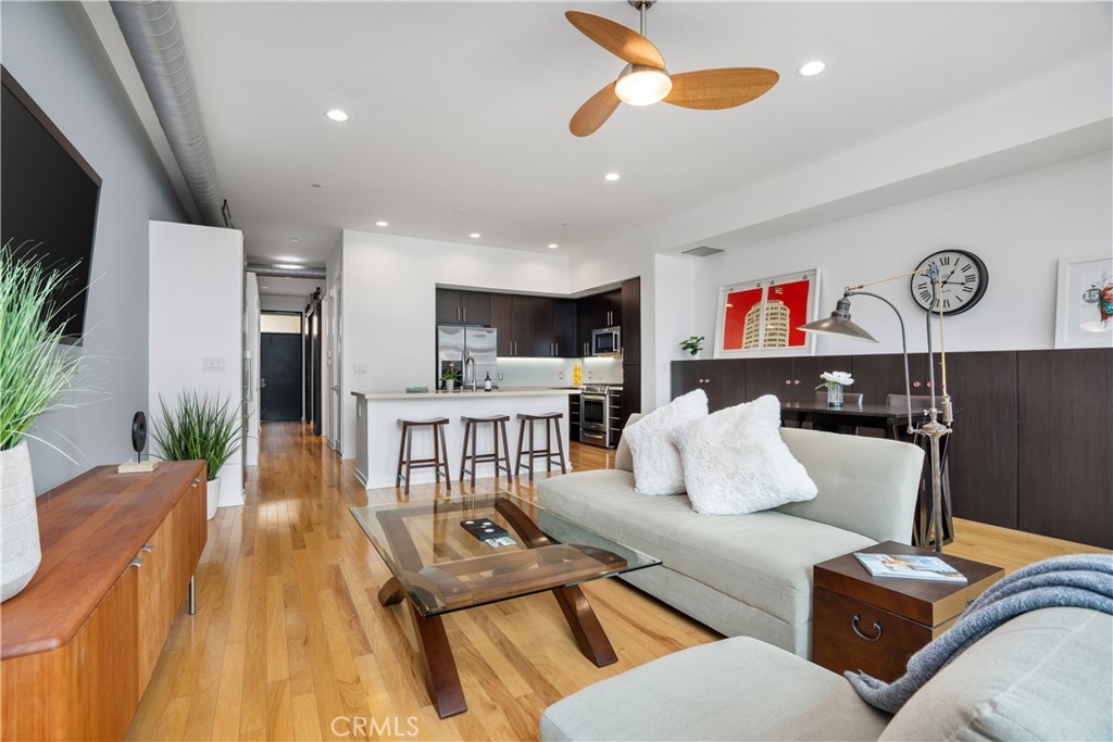 Residential for sale at 133 N The Promenade N 422, Long Beach CA featuring 1 bed and 1 bath