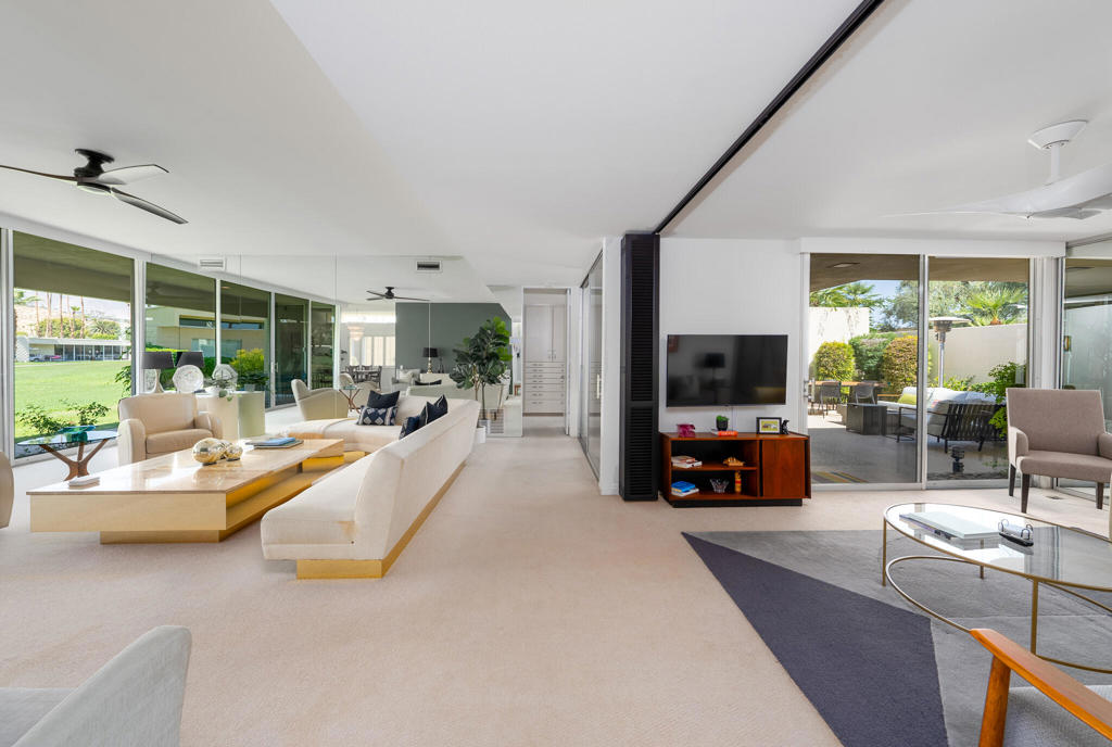 Residential Lease for rent at 322 Desert Lakes Drive, Palm Springs CA featuring 2 beds and 2 baths