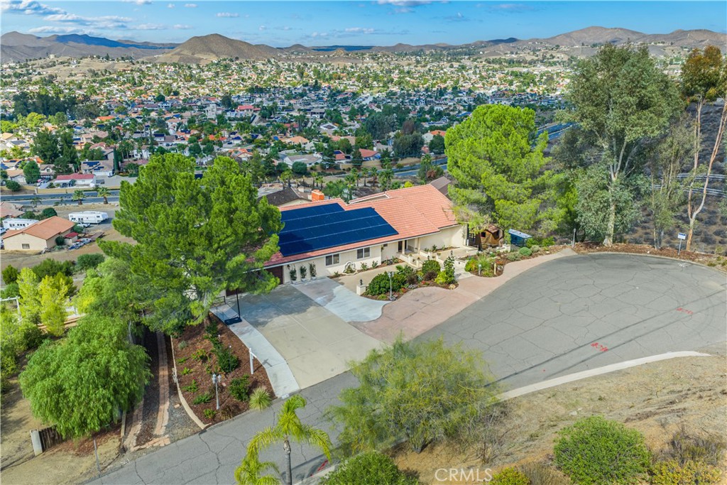 Residential for sale at 30990 Blackhorse Drive, Canyon Lake CA featuring 4 beds and 5 baths