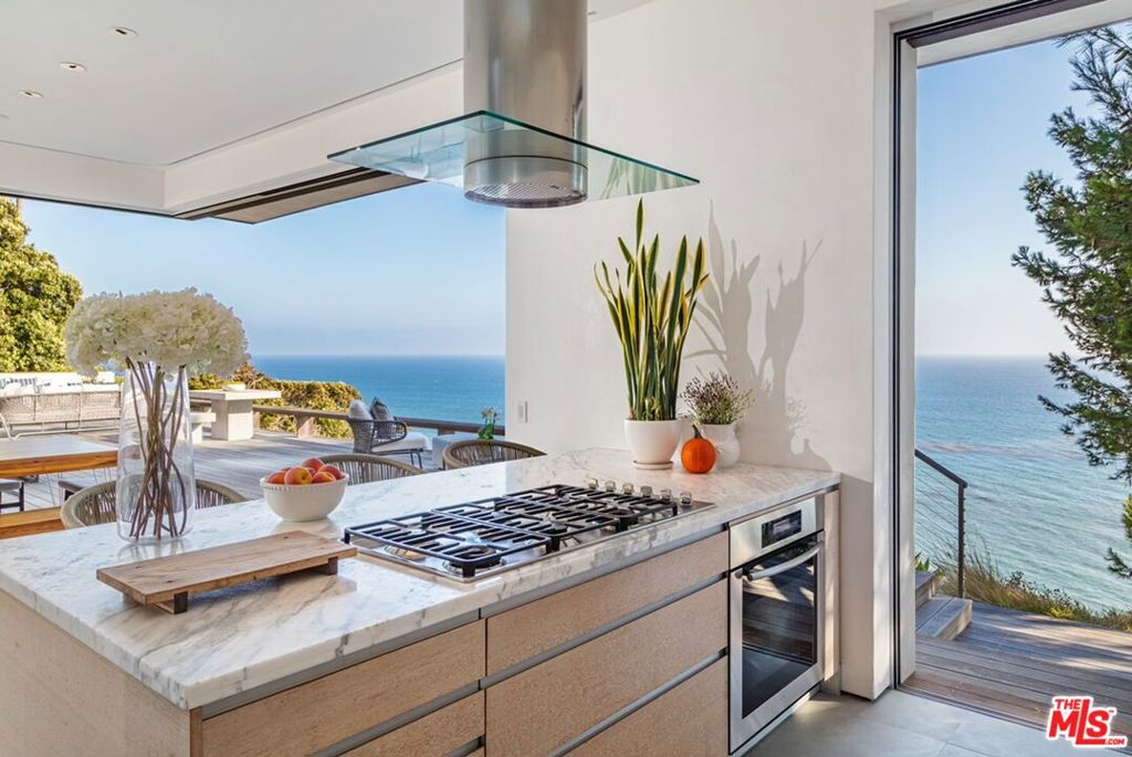 Residential Lease for rent at 32554 Pacific Coast Highway, Malibu CA featuring 4 beds and 5 baths