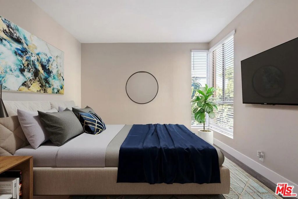 Residential Lease for rent at 627 Rossmore Avenue 307, Los Angeles, Los Angeles County CA featuring 2 beds and 2 baths