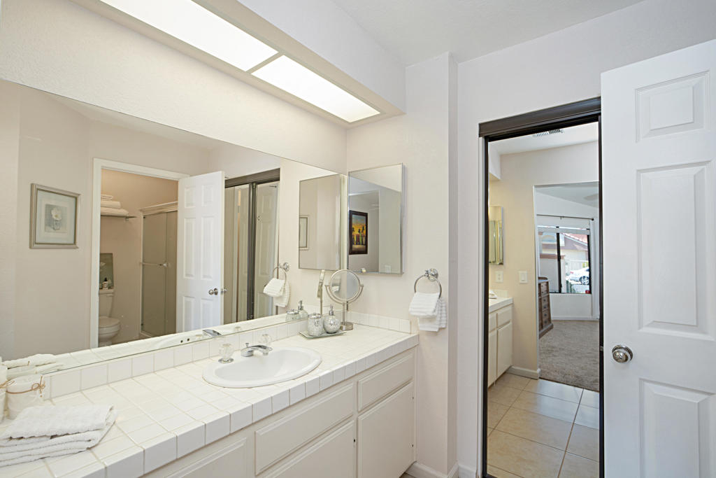 Residential Lease for rent at 76915 Scimitar Way, Palm Desert CA featuring 2 beds and 3 baths