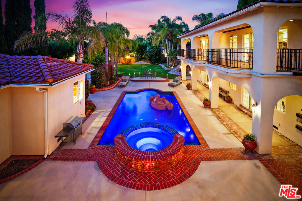 Active for sale at Toluca Lake, CA, Toluca Lake, CA CA and 8 baths