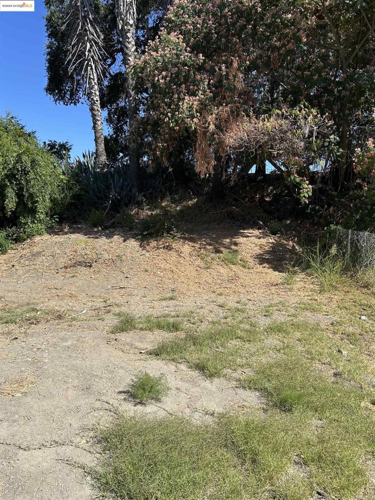 Residential for sale at 39 Main St, Isleton CA featuring 5 beds and 2 baths