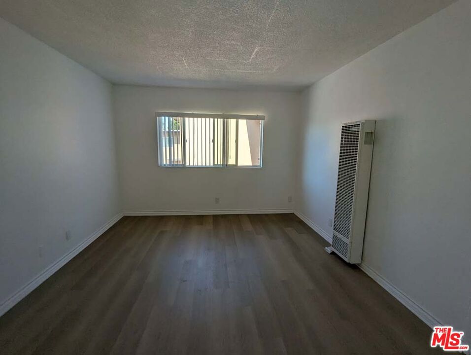 Residential Lease for rent at 9815 Imperial Highway 40, Downey, Los Angeles County CA featuring 3 beds and 1 bath