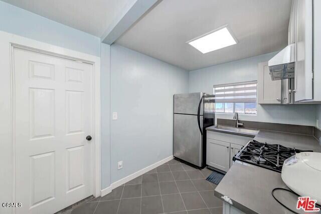 Residential Lease for rent at 1726 W 37 th Place 2, Los Angeles, Los Angeles County CA and 1 bath