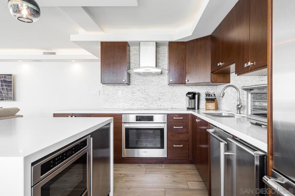 Residential Lease for rent at 1760 Avenida Del Mundo 609, Coronado CA featuring 3 beds and 3 baths