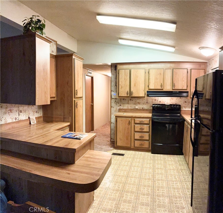 Residential for sale at 11480 San Joaquin, Clearlake CA featuring 2 beds and 2 baths