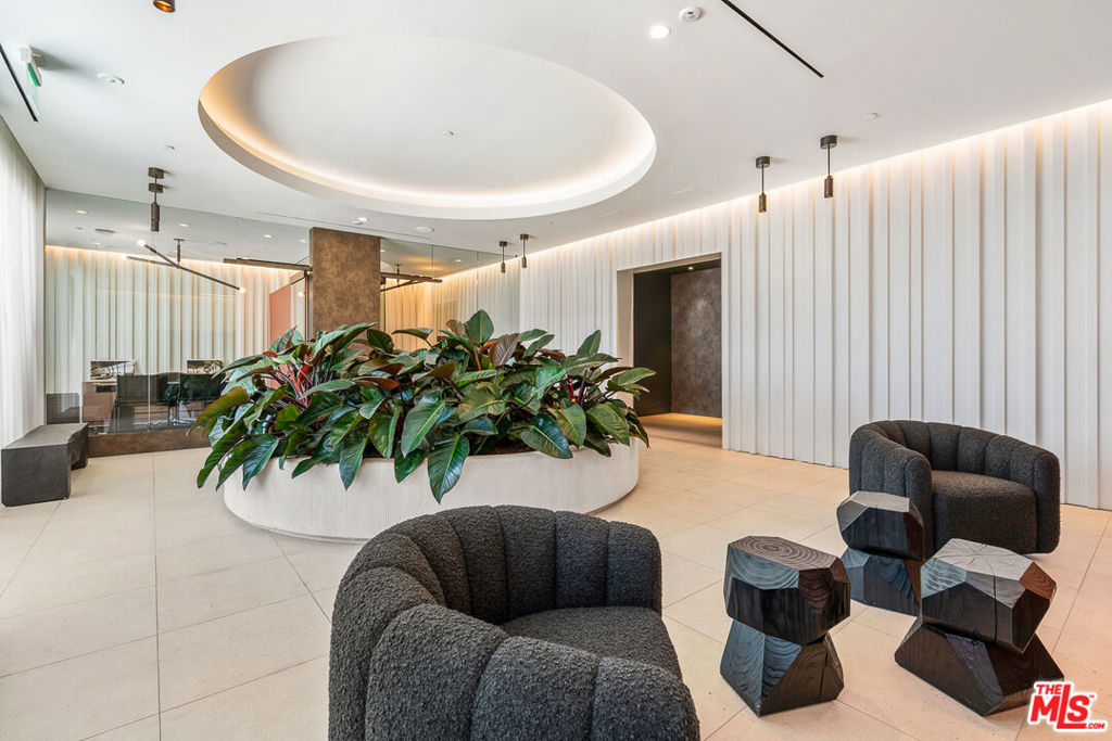 Residential Lease for rent at 10700 Tabor Street 204, Los Angeles, Los Angeles County CA and 1 bath