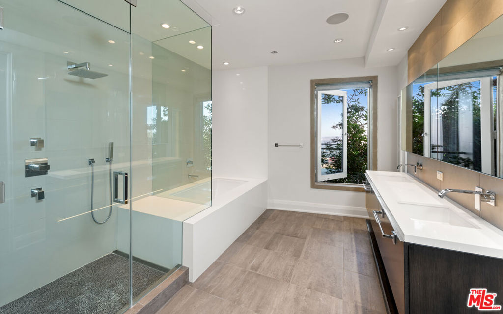 Residential Lease for rent at 1600 Viewmont Drive, Los Angeles CA featuring 4 beds and 5 baths