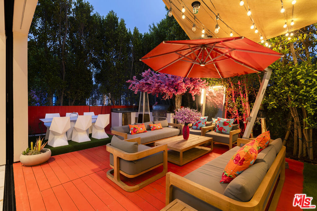 Residential Lease for rent at 9818 Hythe Court, Beverly Hills CA featuring 9 beds and 10 baths