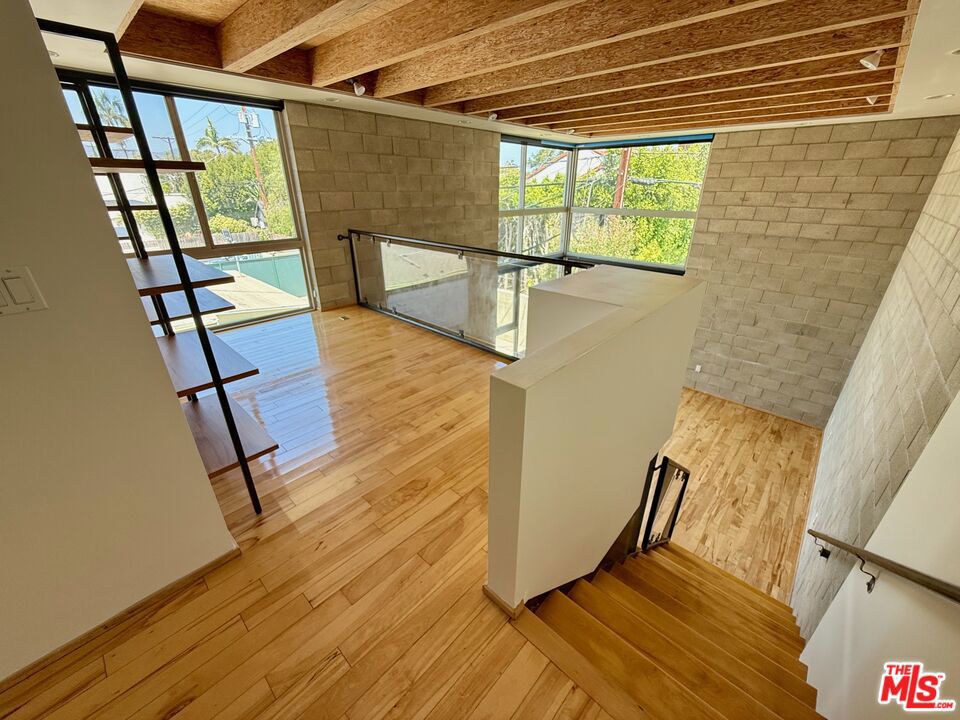 Residential Lease for rent at 530 N Larchmont Boulevard 3, Los Angeles, Los Angeles County CA featuring 1 bed and 2 baths