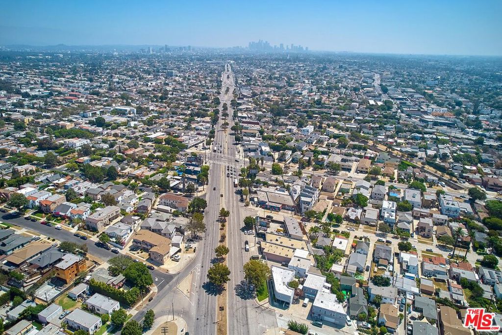 Residential for sale at 5506 Venice Boulevard, Los Angeles CA and 4 baths