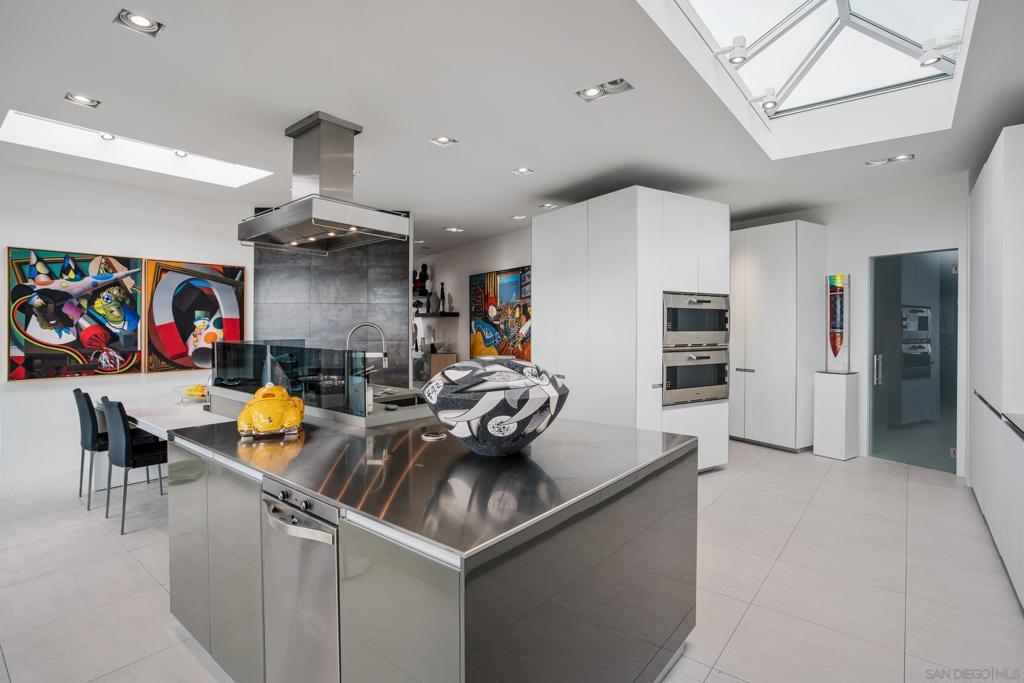 Residential Lease for rent at 7116 Country Club Drive, La Jolla, San Diego County CA featuring 3 beds and 5 baths
